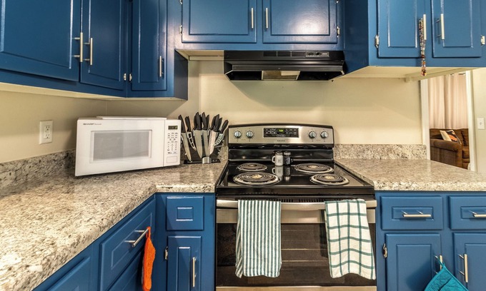 Red Bank House | Family Home + Playroom + Garage 10min to Downtown