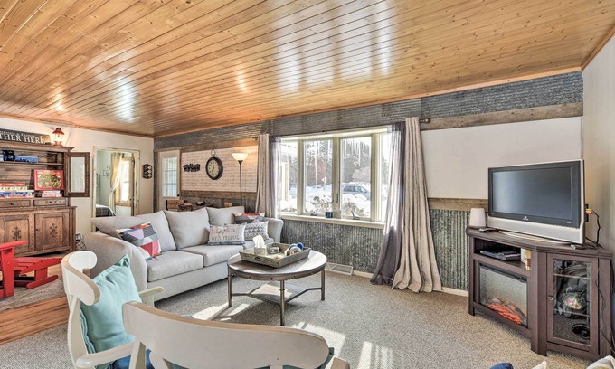 Balsam Lake House | Family Home - Walk to Town & Balsam Lake!