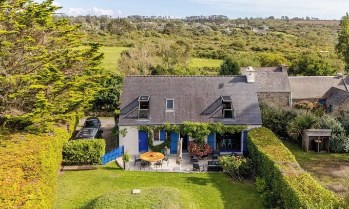 Crozon House | Family house sleeps 11, near La Palue