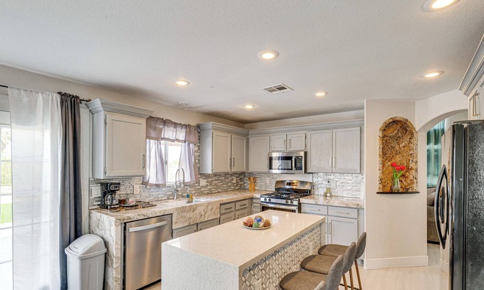 Sunrise Manor House | Family Las Vegas Home ~ 14 Mi to Strip!
