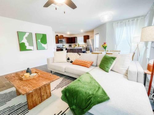 Southside House | Family Modern Oasis Lackland BMT Family Home 3 Bed 2 Bath