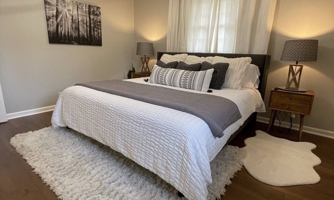 Murfreesboro House | Family & Pet Friendly-Modern Murfreesboro Home-2 Miles from MTSU-No Cleaning Fee