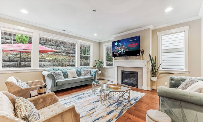 Beaverton House | Family Relocation Ready! Spacious 5 bed home — Pets Welcome, Near Nike & Intel