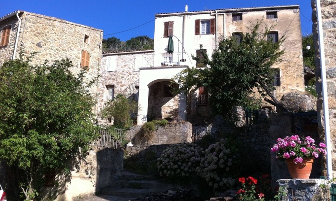 Nessa House | Family residence.