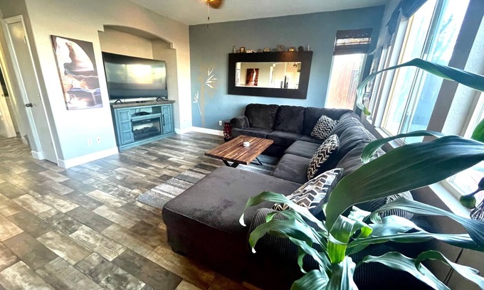 Northwest Reno House | Family Retreat: 3 Kings, Hot Tub, Pets Welcome!