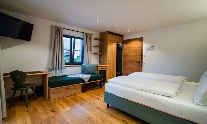 Gaißach House | Family room - Hotel and Landgasthof Zachschuster