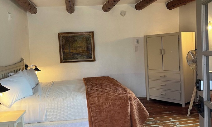 Taos Apartment | Family room w/Mountain View - 12