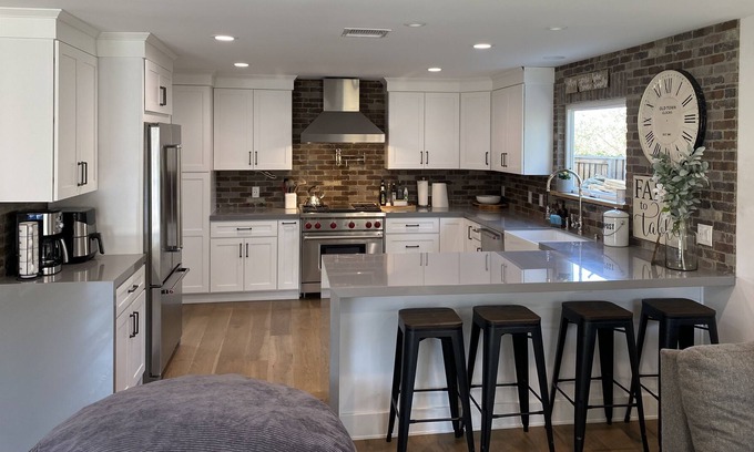 Thousand Oaks House | Family style home in Ventura CTY, 35mi to Los Angels, 25min to beaches