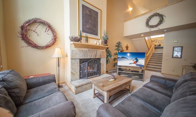 Mountain House House | Family Townhome with a private hot tub and garage