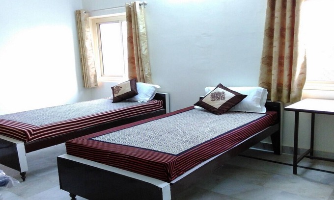 Durgapura House | Family Twin Room near Jawahar Circle Garden