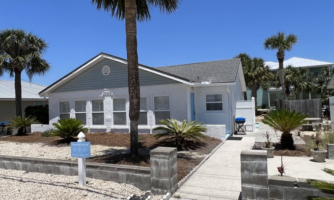 Laguna Beach Estates Cottage | Family Vacation Beach Cottage ~ Across from the Beach