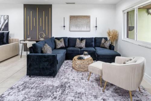 Hollywood House | Family Vibes at Pines