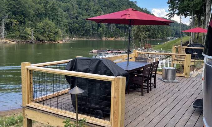 Butler House | Family Watauga Lake Airstream - Lakefront