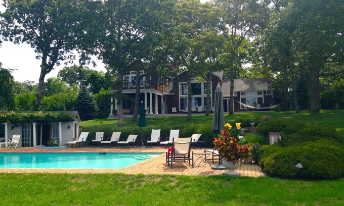 Noyack House | Family Waterfront Oasis