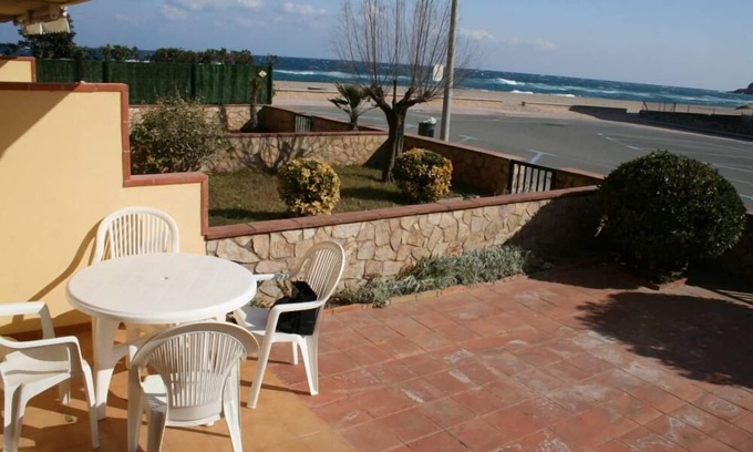 Pals Apartment | FAMOUS CALM on the beach and GOOD PRICE HUTG 017612