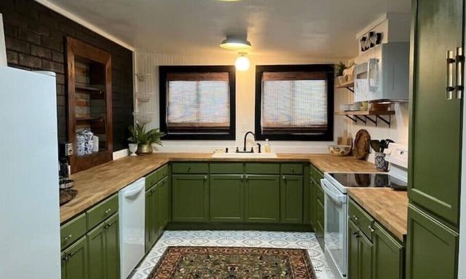 San Angelo Other | Fancy Farmhouse in Townn