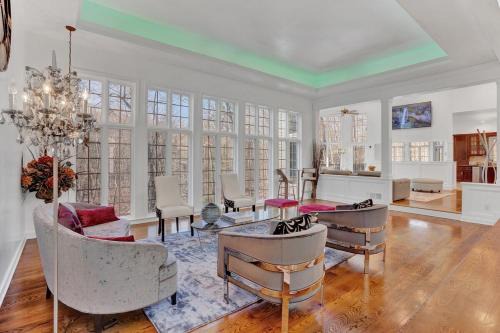 East Stroudsburg House | Fancy Poconos Castle Indoor MEGA 10plus Hot Tub