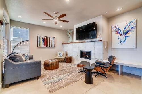 Old Town North House | Fancy Townhome near Old Town, Breweries and River!