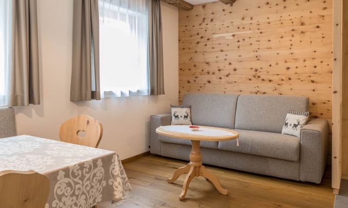 Mantana Apartment | Fanes - Chalet Dolomit with Garden, Balcony, Mountain View & Wi-Fi; Parking Available
