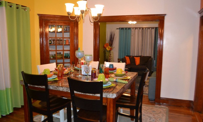 West Street - River Street Apartment | Fantastic 2 Bedroom Apartment Near Downtown
