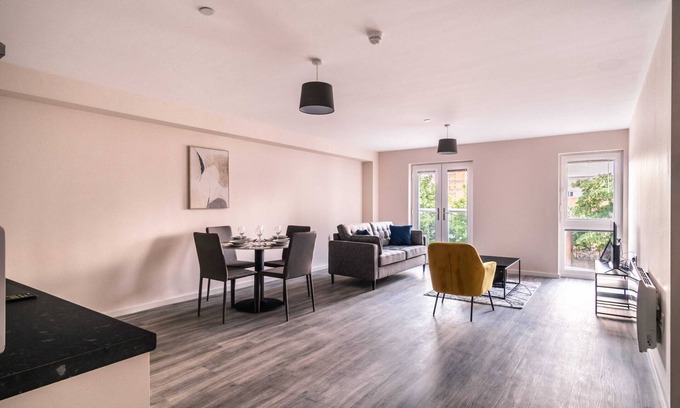 Old Trafford Apartment | Fantastic 2 Bedroom Manchester Apartment