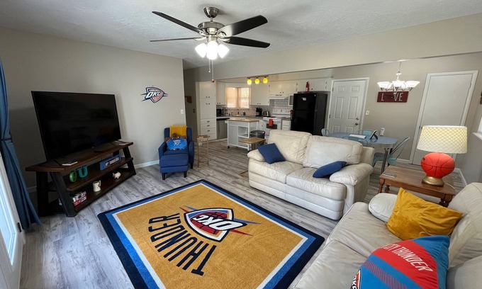 Norman House | Fantastic 3/2 near OU, fully stocked, 4 TVs, W/D