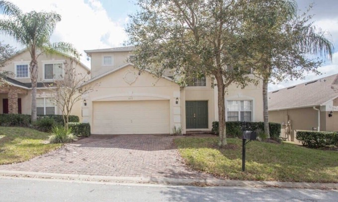 Highgate Park Villa | Fantastic 4 BR Private Pool and Game Room 117BWD