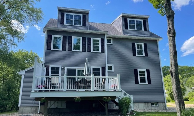 York Beach House | Fantastic 5 Bedroom Home Just 5 Minute Walk To The Beach