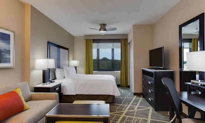 Hitch Village - Fred Wessels Homes House | Fantastic City View Room with Free Hot Breakfast