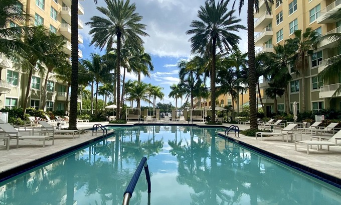 Boynton Beach Condo | Fantastic Condo, Ideal Location, Fully Furnished With Upgrades Throughout.