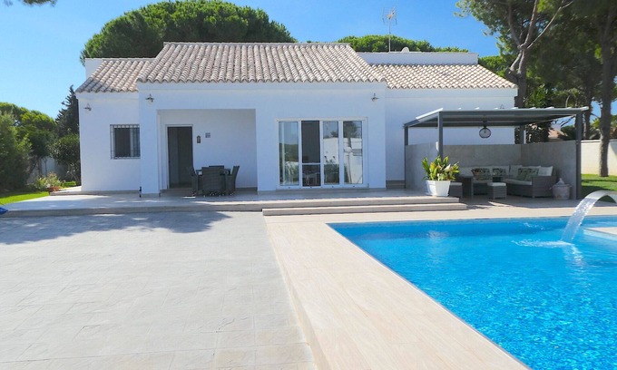 Conil de la Frontera House | Fantastic villa with private swimming pool in Mayorazgo near Conil.
