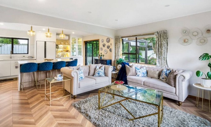 Greenlane - Ellerslie House | Fantastic Family Home in Central | WiFi & Netflix