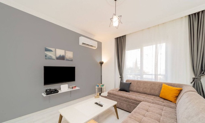 Muratpasa Apartment | Fantastic Flat in Antalya with Shared Garden