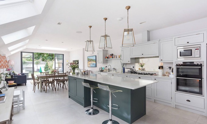 Hammersmith and Fulham House | Fantastic house w/garden close to river Thames & parks
