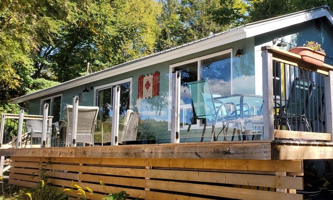 Dysart et al Cottage | Fantastic Kennisis Lake Cottage - Enjoy The Lake and Amazing Sunsets!