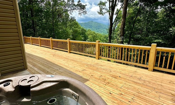 Waynesville House | Fantastic mountain home, great views, hot tub, & large deck, in Waynesville, NC.