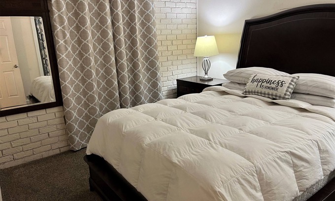 Baton Rouge Apartment | Fantastic New Remodel, Quiet Downtown Retreat