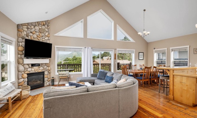 Roads End House | Fantastic Ocean View House with New Private Hot Tub, Pet Friendly, Pool Table, Fireplace, BBQ, WiFi