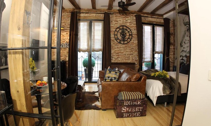 Old Town Apartment | Fantastic Old Town apartment