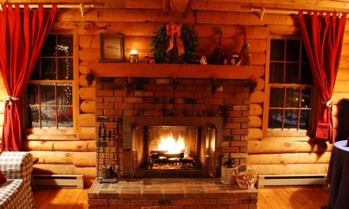 Wardsboro Cabin | Fantastic Pet-Friendly Log Cabin Close to Skiing