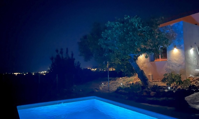 Salobrena Villa | Fantastic villa with pool 10 minutes drive from the beach.