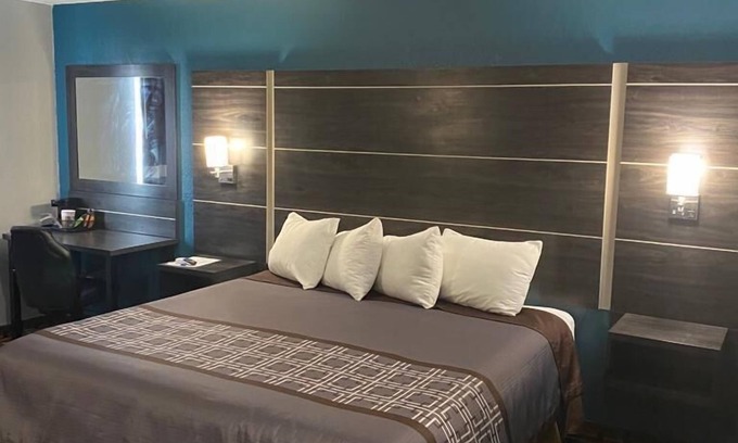 Faribault Hotel | Faribault Hometown Inn & Suites