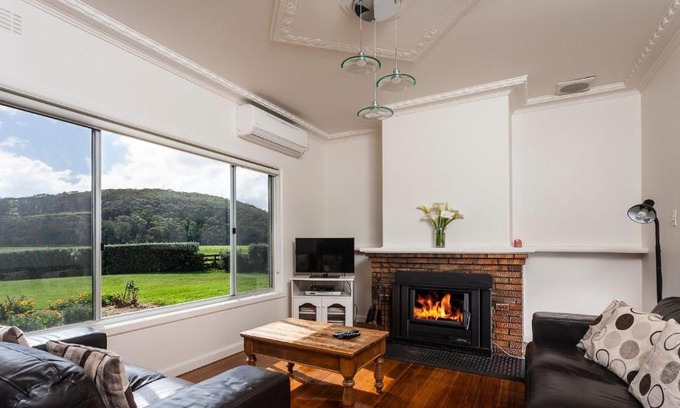 Johanna House | Farm House