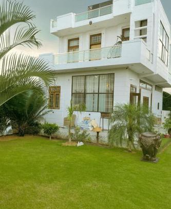 Jaipur District House | Farm house with Pool Garden Rooftop Near Kanota Dam