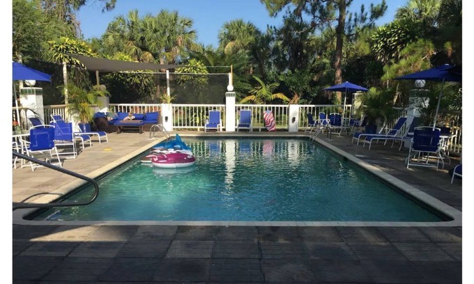Rural Estates House | Farm in Garden of Eden with Resort Pool