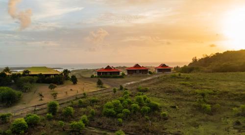 Le Vauclin Cabin | Farm & Organic Ecolodges Domaine de Puyferrat