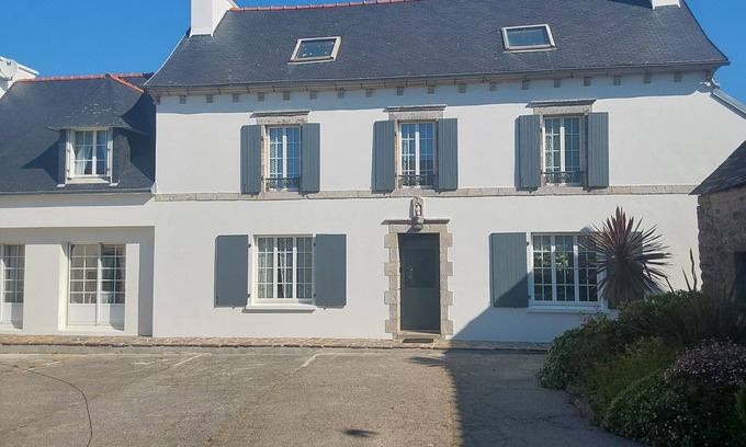 Poullan-sur-Mer House | farm sea view to the Douarnenez Bay