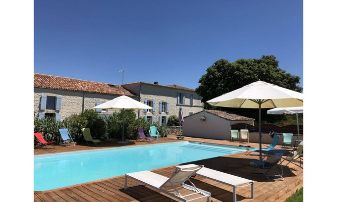 Saujon Apartment | Farmhouse apartment, heated swimming pool, garden - Le Galet