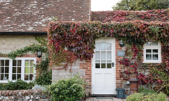 Sandown Cottage | Farmhouse Cottage - perfect for couples exploring the Island