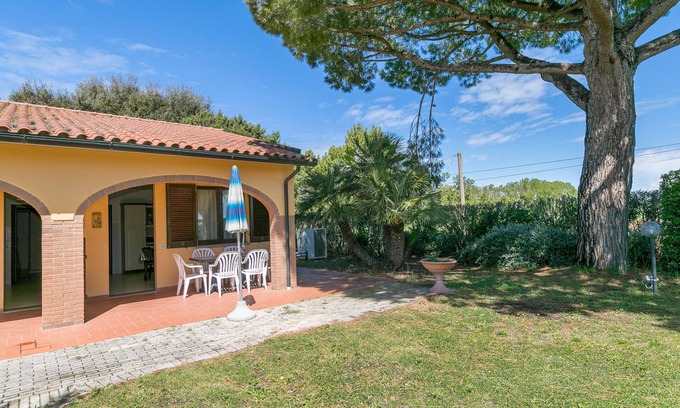 Campiglia Marittima Other | Farmhouse "Il Girasole - Ulivo" with Shared Pool & Wi-Fi